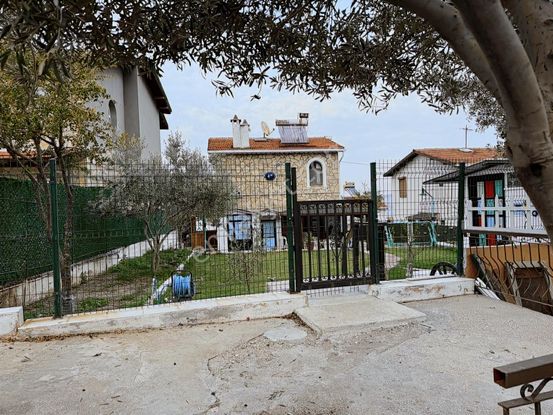 Yenifoça Donatkent Mevkiinde Deniz Manzaralı 3+1 Dubleks Villa