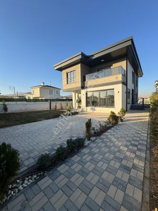 Sille Ak Mh Sinde Bagımsız Lüks 5+1 Fırsat Fiyata Villa