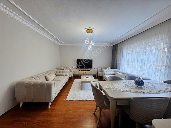 * Adnan Kahveci Cd. 3+1,cadde Üzerinde,yapılı,ön Cephe