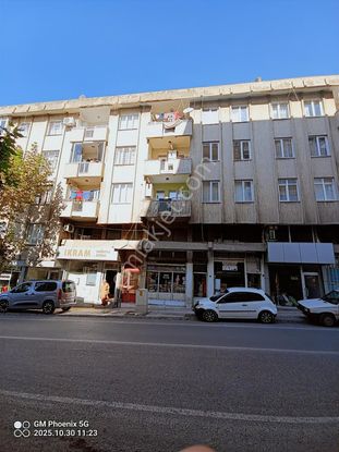 Edeler Apartmanı Karşısı Ana Yol Üzerinde Satılık 3+1 Daire