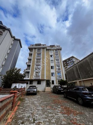 Metroya Yürüme 3 Dk Açık Otoparklı Kredili 2+1 Daire