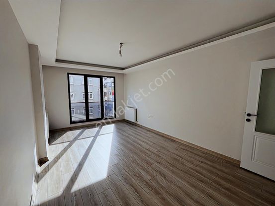 Ümraniye Çarşının Merkezinde Metroya Yürüme 3 Dk Yeni Daire