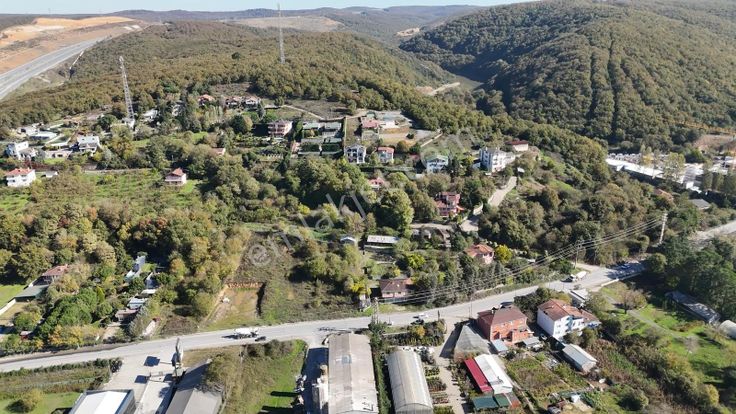 İstanbul Çekmeköy Hüseyinli'de Beykoz Cad. Cephe Satılık Arazi!!