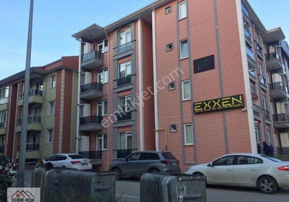 Arda Emlak Ofisin’den Jandarma Yakını Yatırmlık Ara Kat Balkonlu Daire