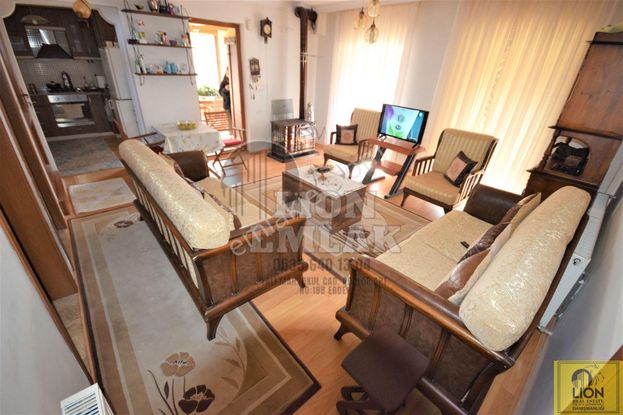 Erdek Ocaklarda Satılık 445 M² Arsa İçinde 6+1 Denize 50 Metre Villa