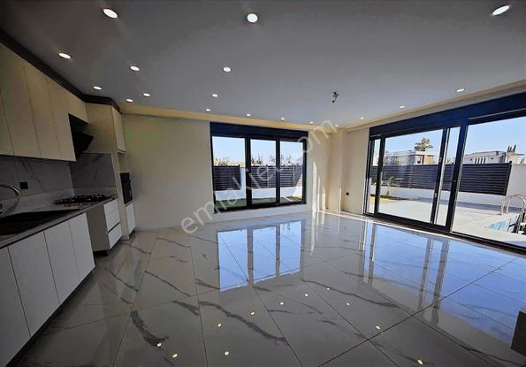 Döşemealtı Anltınkalede Fırsat Villa 4+1 Yerden Isıtma