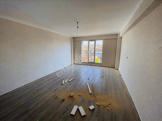 Sarsılmaz Grup Orta Kat Ebeveyn Banyolu Asansörlü 3+1 Daire