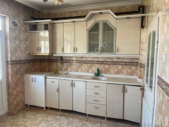 Hakev'den Adıyaman Merkez Yeni Mahallede Satılık 3 Katlı Bina