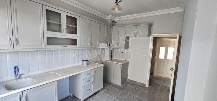 Liman Da Ara Kat 3+1 Doğalgazlı Ayrımutfaklı Kiralık