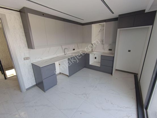 Gümüşler Bulvarı'nda Cadde Üzeri 3+1 170m² Dubleks Sıfır Daire