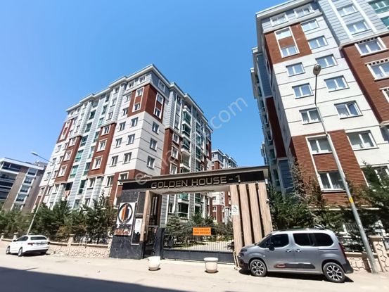 Van Yapı Emlak'tan Golden Hause-1 Sitesinde Satılık 3+1 Daire