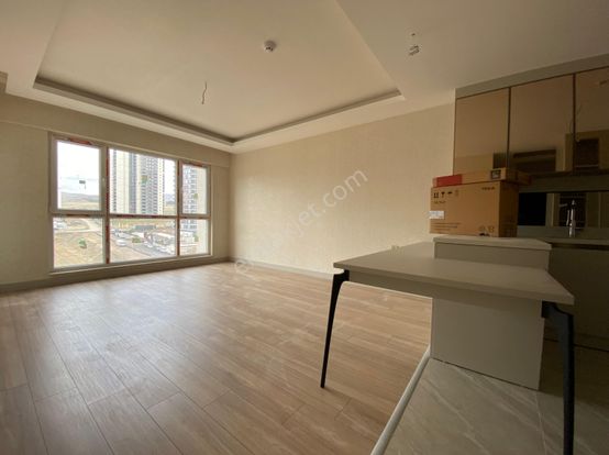 Bölgenin En Prestijli Sitesinde Havuzlu Güvenlikli 1+1