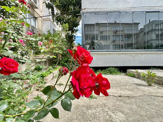 ꧁ay Emlak'tan꧂akçay Merkez'de Denize 250 Mt Müstakil Tadında Ön Cephe Bahçe Kullanımlı 2+1 Daire