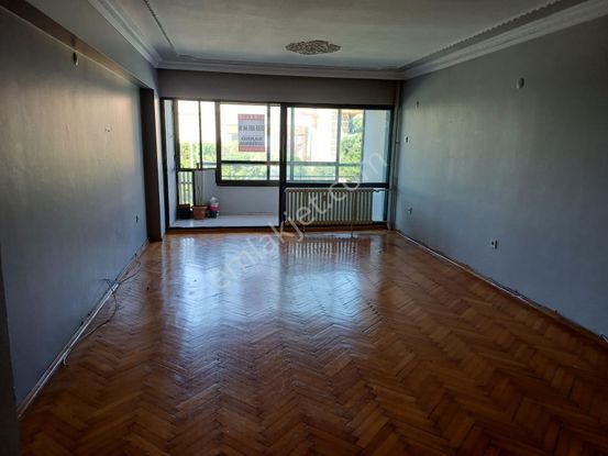 Mithatpaşa Caddesi F.altay Meydanda Ara Kat Asansörlü Otoparklı Kiralık Daire