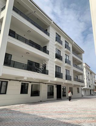 Tunç'tan Kiralık Otogar Yakını Sıfır 3+1