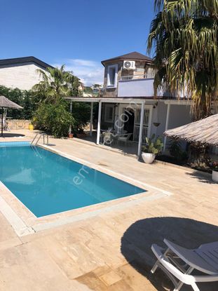 Soğucak'ta Deniz Manzaralı Müstakil Özel Havuzlu 4+1 Satılık Villa