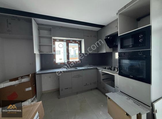 Zafer Mahallesi Havuzlu Site İçinde Satılık 3+1 130 M2 Daire