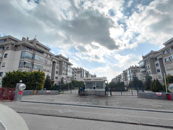 Emrah Çiftci'den Selçuklu Yazır Mah.tramvay Hattı Yanı Yeşil Site Kiralık 4+1 Daire