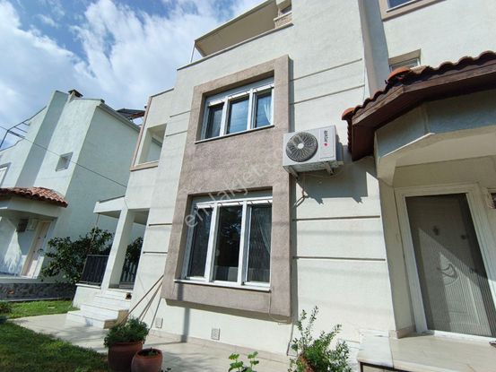 Venüs'den,güre Ssk'da Plaja 50m, Bakımlı Geniş Teraslı 3+1villa