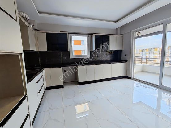 Beyazşehirde Mızrak İnşaat 4+1 Meskenli Lüks Geniş Daire