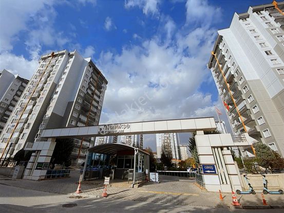 Yazır Mah. Menekşe Konutları'nda 3+1 Ara Kat Muhteşem Manzara!