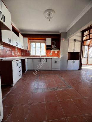 Kozan Yolu Üzeri Aslanlar Mobilya Yanı 4+1 Kiralık Daire