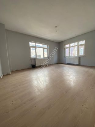 Teleferik Zümrütevler’de Köşe Konum – Aydınlık Ferah Ara Kat 3+1 Kiralık Daire