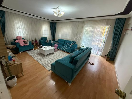 🏡75 Yıl Mahallesi 🏡 ✅3+1 M2 135 3 Katlınım Zemin Katı ❇️kombi Petekli