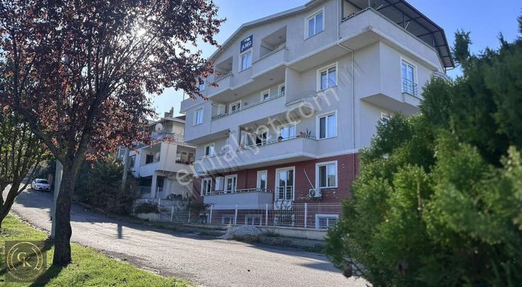 Kocaeli Gölcük Donanma Mah.muhteşem 3+1 Satılık Bahçe Dubleks