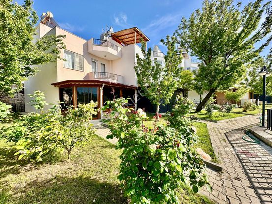 ✨akçay Ay Emlak'tan✨pelitköy'de Deniz Manzaralı Geniş Kullanışlı Teraslı Satılık 3+1 Müstakil Villa