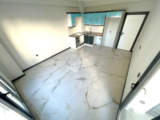 Kadıköy'de Aygül Farkı İle Sıfır Ara Kat Yerden Isıtma Doğalgazlı Kapalı Otoparklı 2+1 Satılık Daire