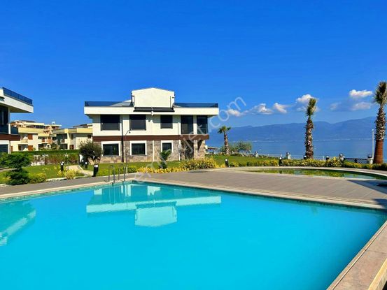 Uytundan Pelitköyde Denize Sıfır Havuzlu Sitede 2+1 Son Dubleks