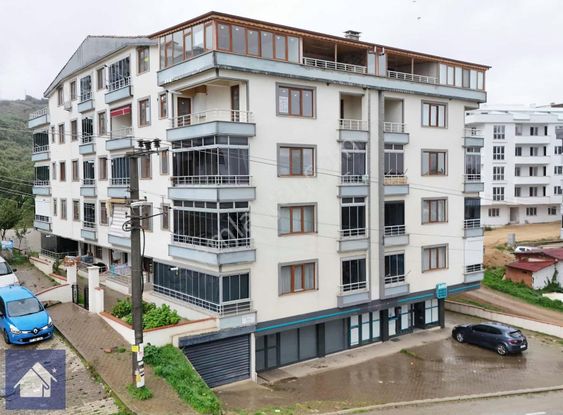 *yiğit Emlak Armutlu'dan*denize 100 Metre*kulanışlı 1+1