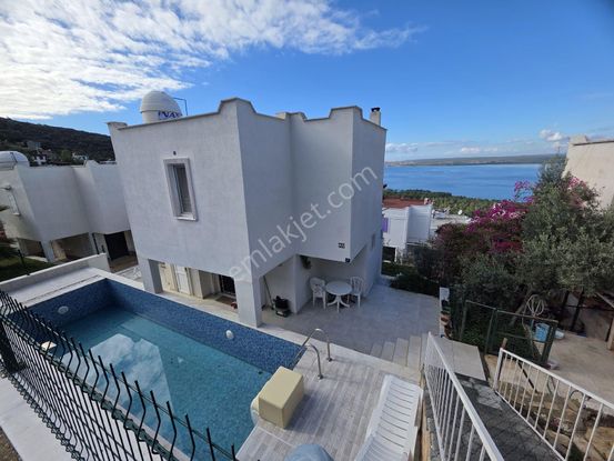Panoromik Deniz Manzara Lı Havuzlu Tam Müstakil Villa
