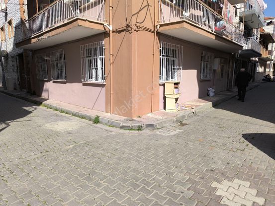 Manisa Yunusemre Barbaros Mah.zemin Köşe 2+1 100m2 Kombili 14000 Tl