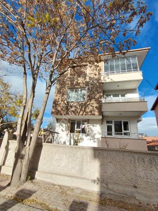 Emrah Çiftci'den Selçuklu Hanaybaşı Mah.anadolu Cad.yanı Kiralık 3+1 Kombili Daire