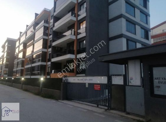 Balkan'da 2+1 Lüks Eşyalı Satılık Bahçe Katı