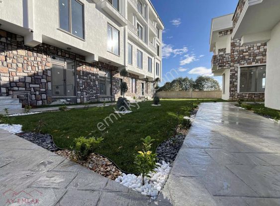 Hastaneye Yakın Asansörlü Yerden Isıtmalı Lüks 1+1 Daireler.