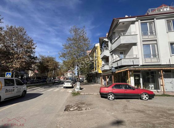 Ay Emlaktan Yalı Mah Merkezde Kiralık 2+1 Mutfak Ayrı Daire.