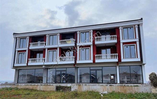 Site İçerisinde Araç Takasına Uygun 1+1 Sıfır Lüks Daire.