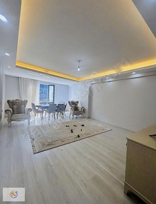 Beştelsizde Cadde Üzeri 3+1 Satılık Daire