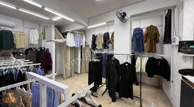 Karataş Emlaktan Devren Kiralık Cadde Yakını Güzel Konumda
