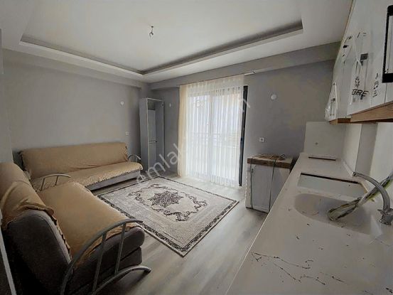 Zenith Real Estate'ten Kiralık Balkonlu Sıfır Eşyalı 1+1 Daire