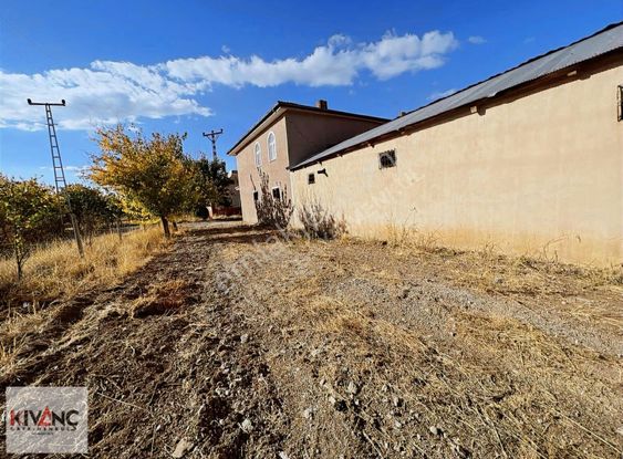 Kıvanç Gayrimenkul'den Karanlıkderede Satılık Bahçeli Ev