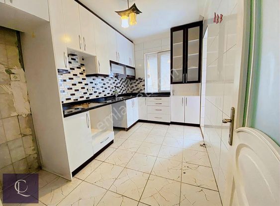 Antalya Muratpaşa Mah. 2+1 Katta Ayrı Mutfaklı Kiralık Daire