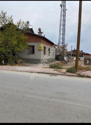 İstiklal Mh. 3+1 Müstakil Ev Fırsatı , 663 M2 İmarlı Arsa İçinde