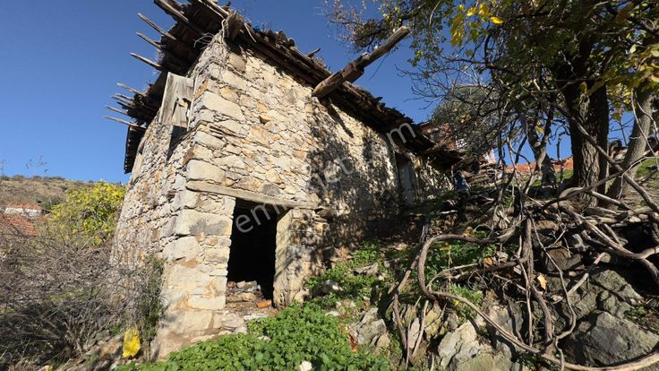 Burhaniye Yayalacık Mh. Satılık Köy Evi -deniz Manzaralı