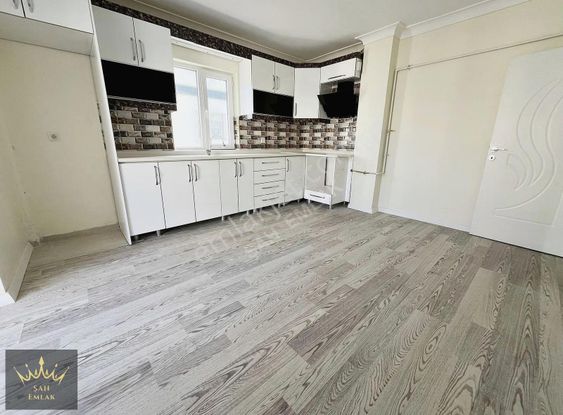 Şah Emlak'tn Fevzi Çakmak Mah'de 130m² Ara Katta 3+1 Daire