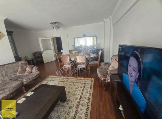 Bornova Ankara Cadde Üzeri Satılık 3+1 Daire