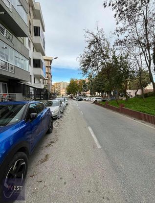 Çanakkale Cevatpaşa Eski Salı Pazarında Ara Kat Asansörlü 2+1